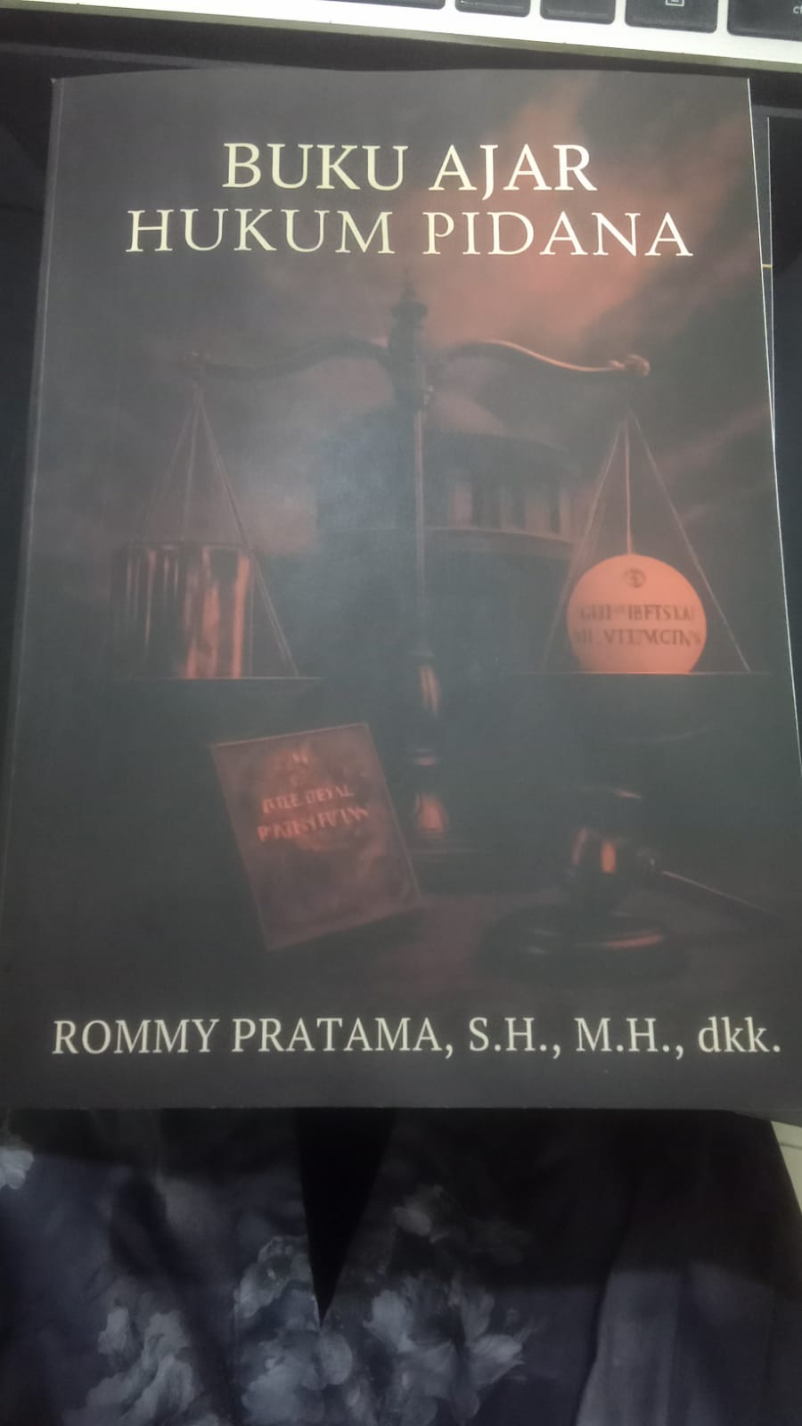 Buku ajar hukum pidana